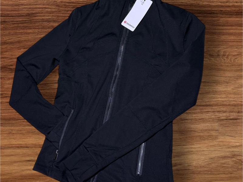  CHAQUETA DEPORTIVA NEGRA